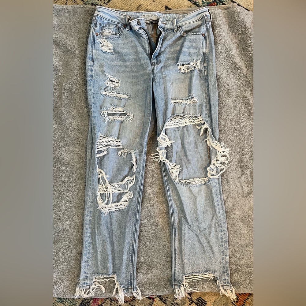 American Eagle Mom Jean